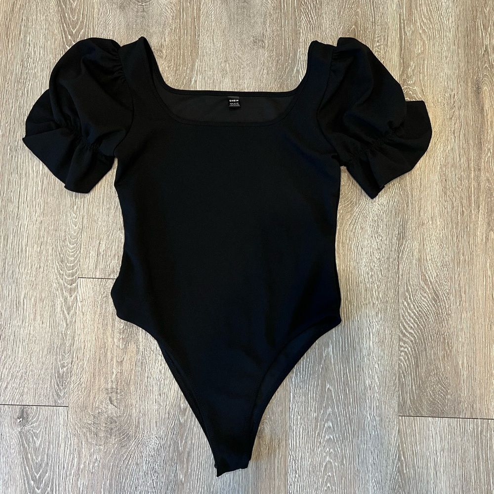 SHEIN Black Puff Sleeve Bodysuit